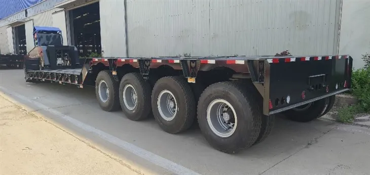 Fjögurra öxla lágundirvagnsflutningafestivagn